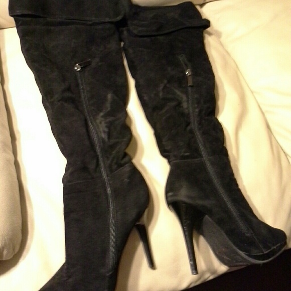 Boots - Picture 2 of 3